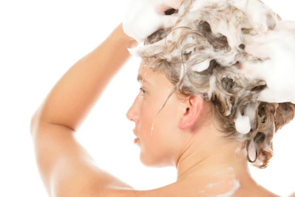 Nggak Bisa Pergi Ke Salon, Cara Mudah Untuk Merawat Rambut Di Rumah