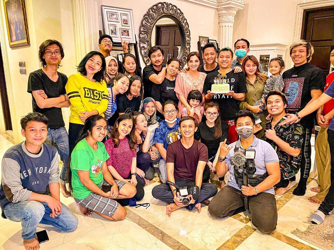 Gaya Kompak Artis Indonesia Selama Karantina