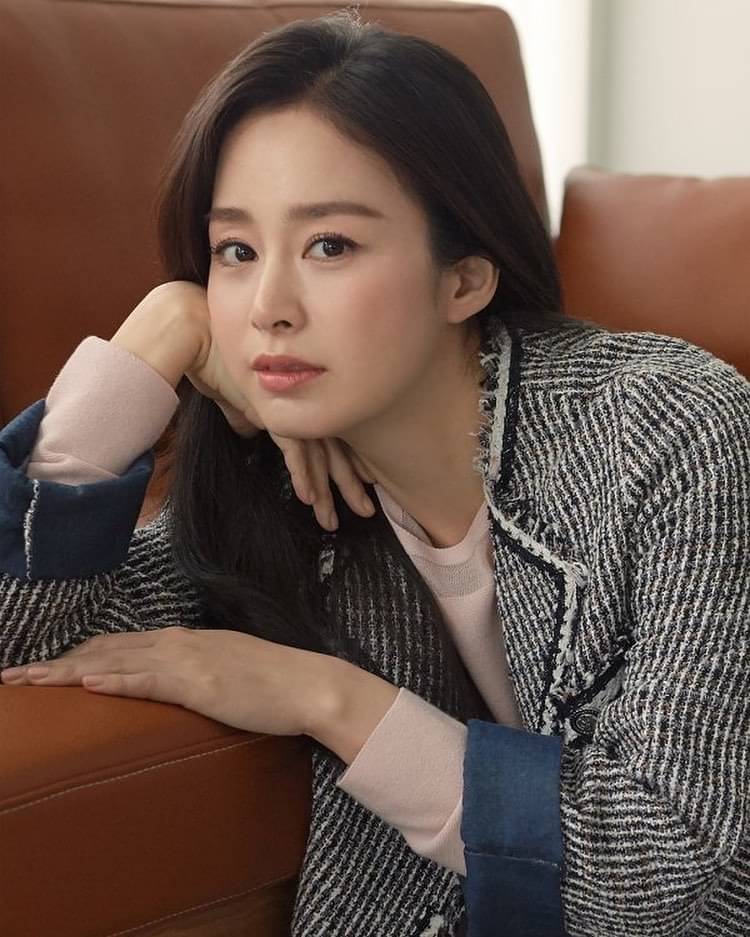 Awet Muda di Usia 40, Begini Pesona Kim Tae Hee Pemain 'Hi Bye Mama'