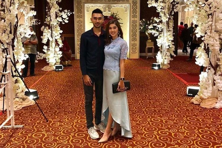 Perjalanan Cinta Raya Kitty dan Suami