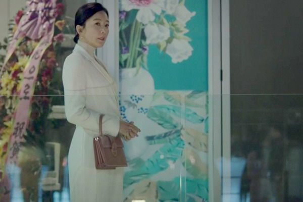 Gaya Classy Kim Hae-ae dalam Serial Korea The World of The Married