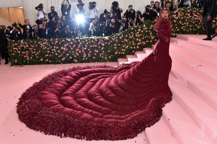 12 Gaun Paling Spektakuler di Red Carpet Met Gala