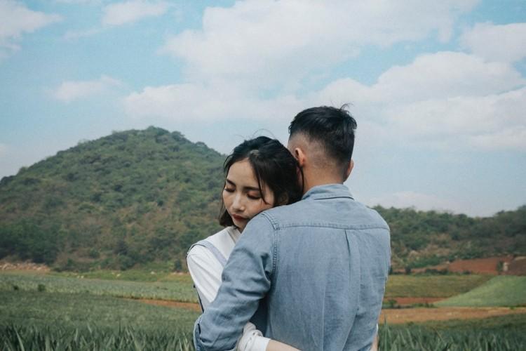 7 Tanda Kamu Perempuan Bucin Alias Budak Cinta