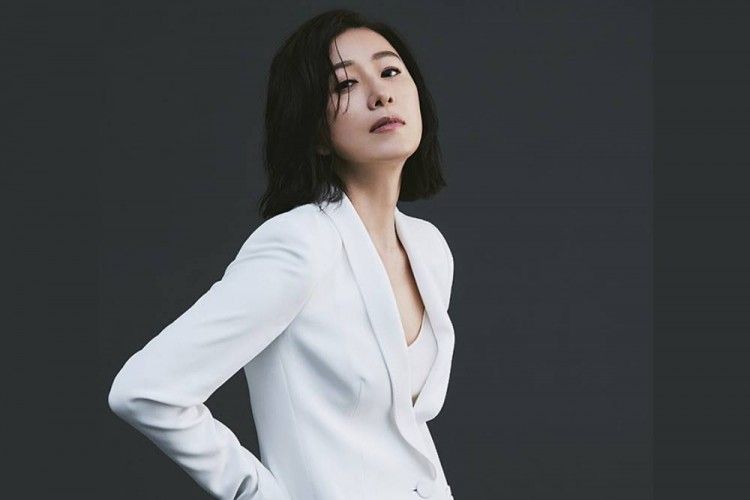 Transformasi Gaya Kim Hee-ae, Pemeran The World of The Married