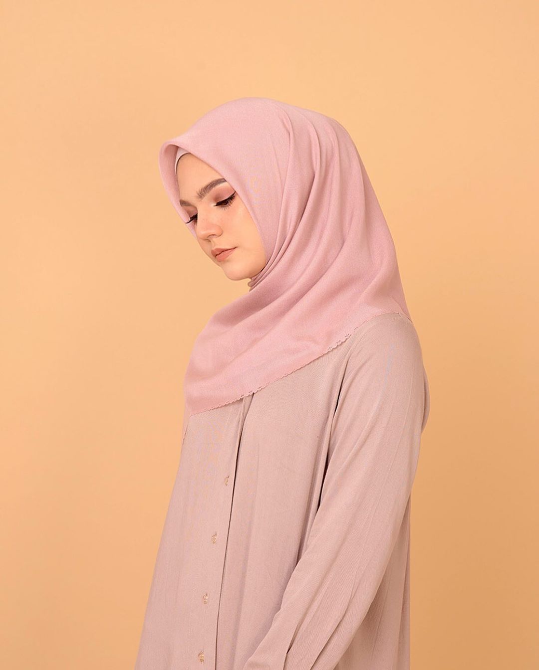  PopbelaOOTD Rekomendasi Kerudung Warna Terang  untuk 