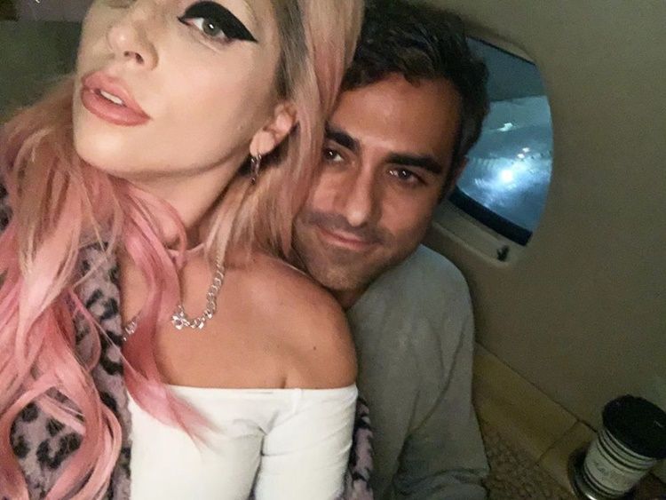 Potret Mesra Lady Gaga dan Pacar Baru