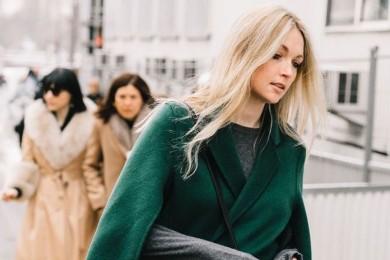 Tips Padu-padan Warna Hijau Emerald, Biar Glamor