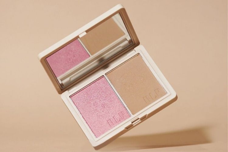 7 Rekomendasi Highlighter Lokal, Wajah Glowing Seketika