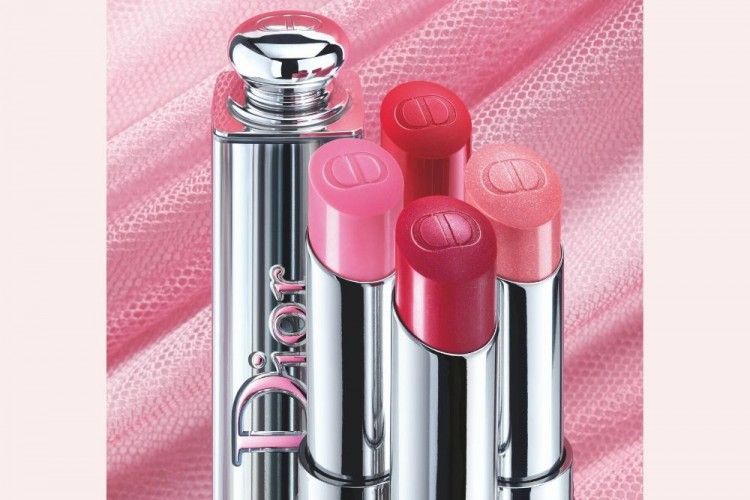 Makeup Artis Hollywood Bongkar Tips Memilih Lipstik Warna 