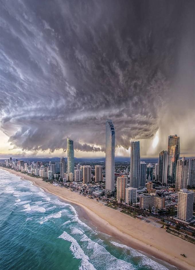 Dramatis, Inilah Foto Penampakan Langit Sebelum Badai Datang