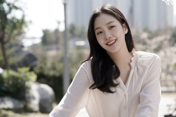 Diam-Diam, 4 Perempuan Ini Pernah Digosipkan Pacaran dengan Gong Yoo