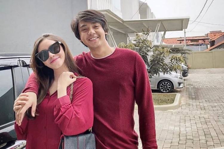Sering Dikira Single, 7 Artis Ini Ternyata Sudah Punya Kekasih