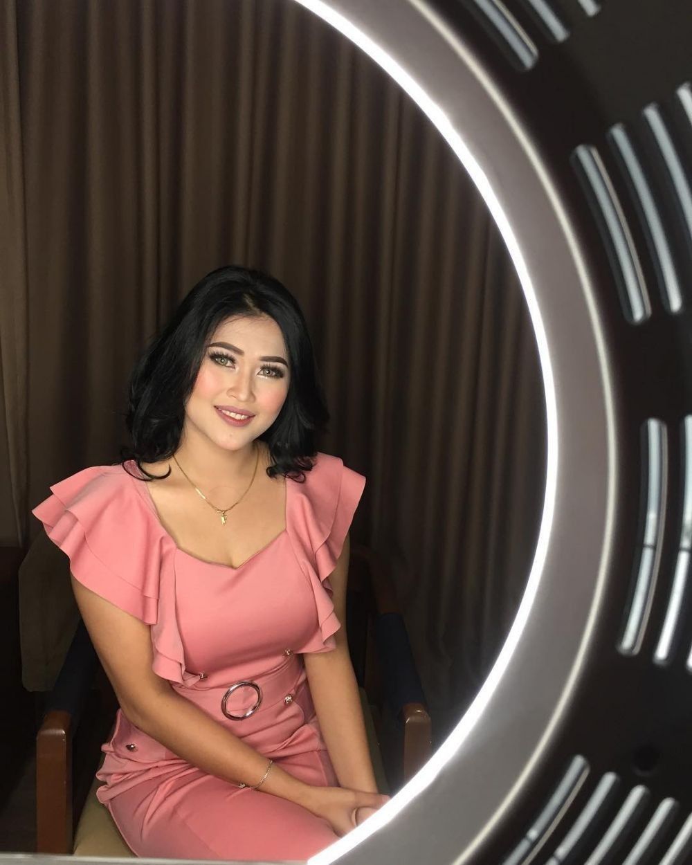 Dena Rachman & 10 Artis Indonesia yang Memutuskan Pindah Agama Kristen