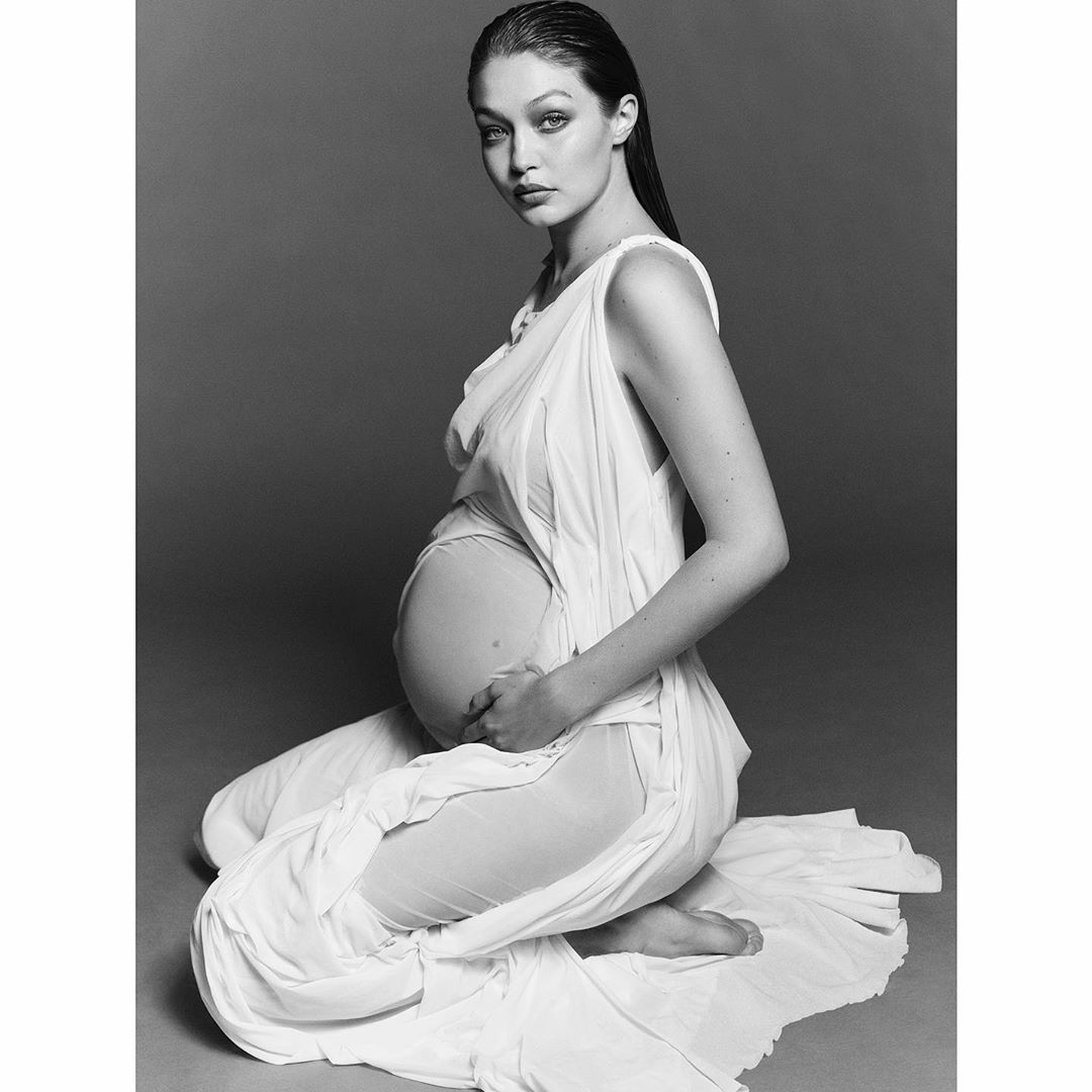 Hamil Besar! Gigi Hadid Seksi Pakai Baju Tembus Pandang