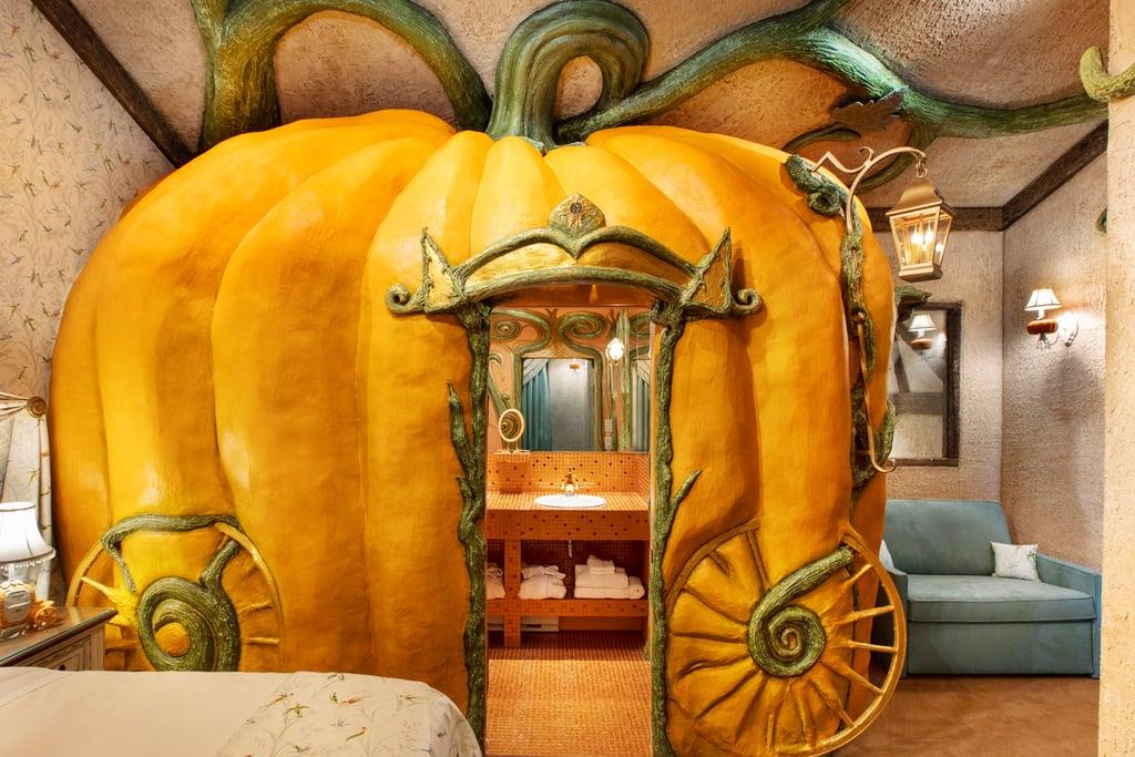 Kamar Hotel Ini Bertema Cinderella