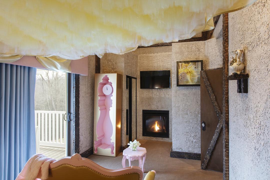 Kamar Hotel Ini Bertema Cinderella