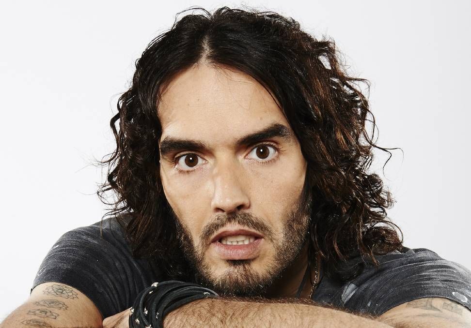 Brand wiki. Рассел Брэнд. Russell brand Russell brand. Рассел Брэнд фото. Рассел Брэнд британский комик.