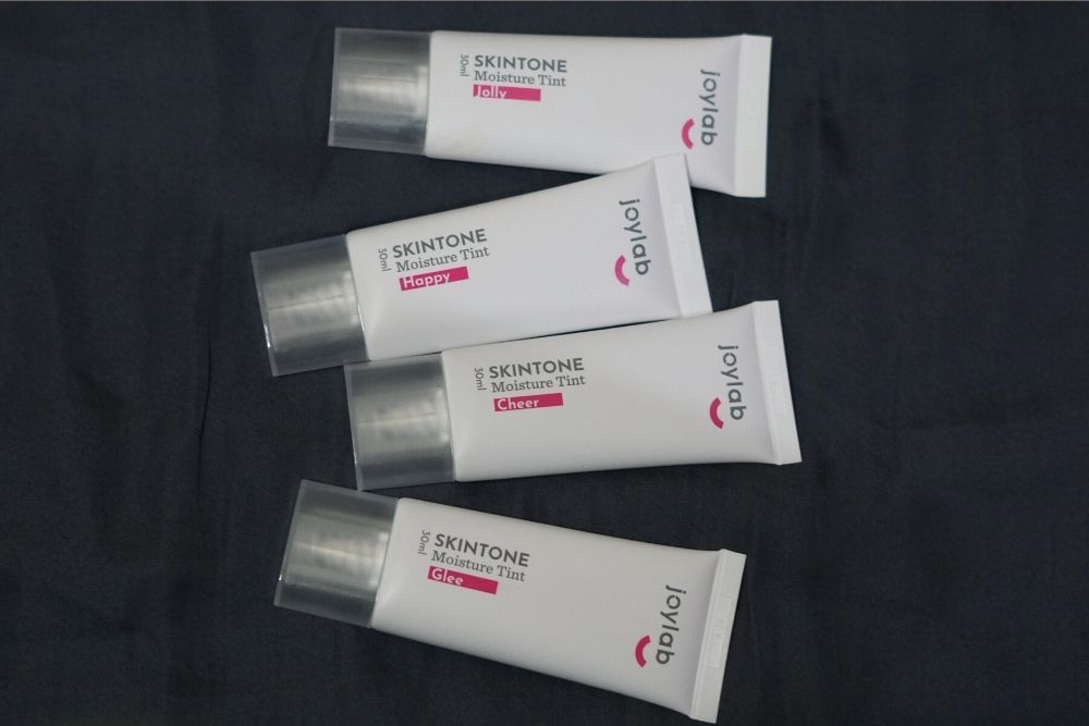 Review: Joylab Skintone Moisture Tint, Pelembap yang Bikin ...