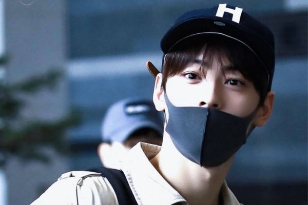 Pesona 9 Aktor Korea Ketika Gunakan Masker, Tetap Tampan Maksimal!