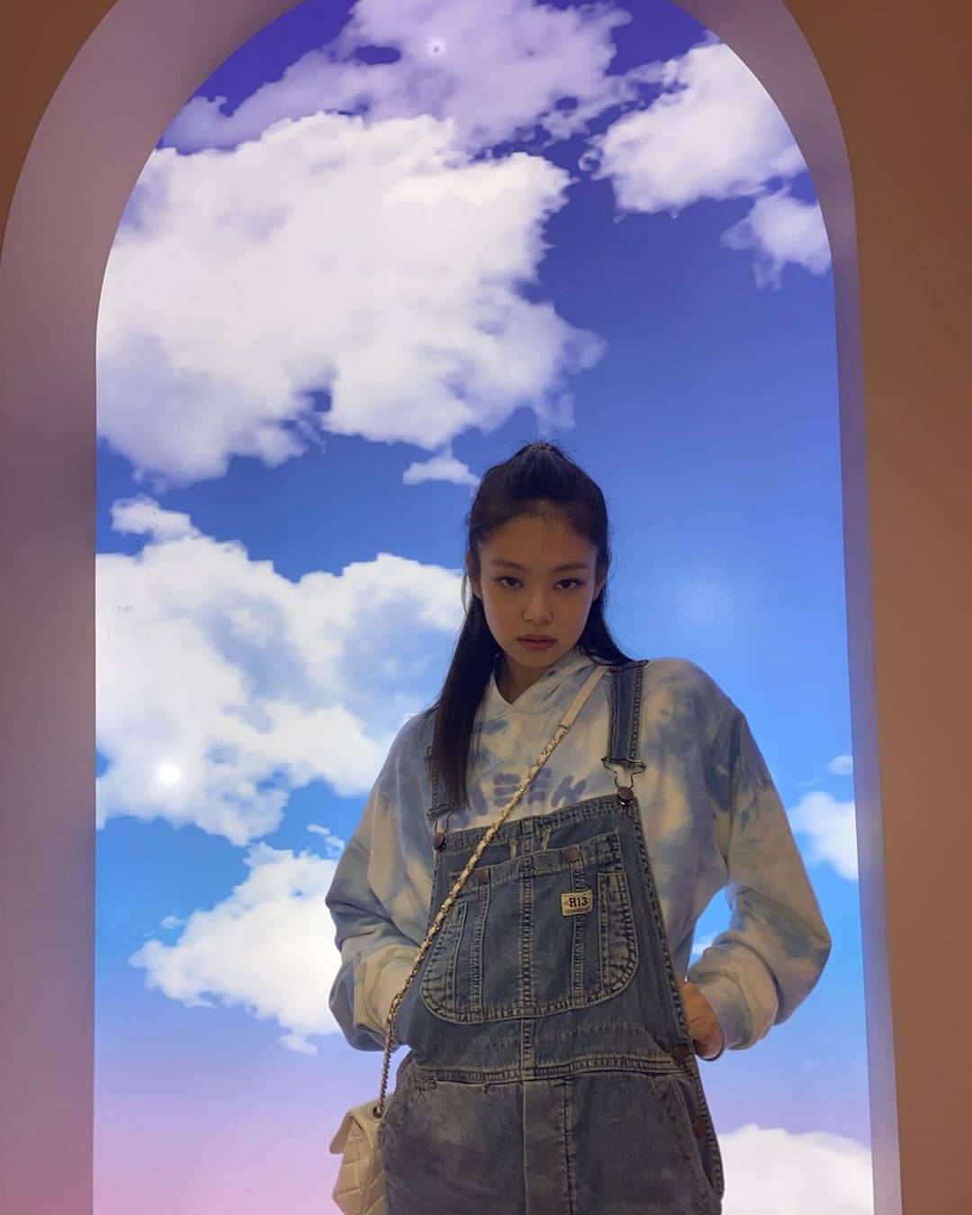 Tips Pakai  Baju  Lengan Panjang  ala Jennie Blackpink