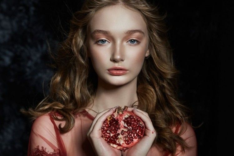 Tak Hanya Lezat dan Manis, Ini 5 Manfaat Pomegranate Untuk Kulit