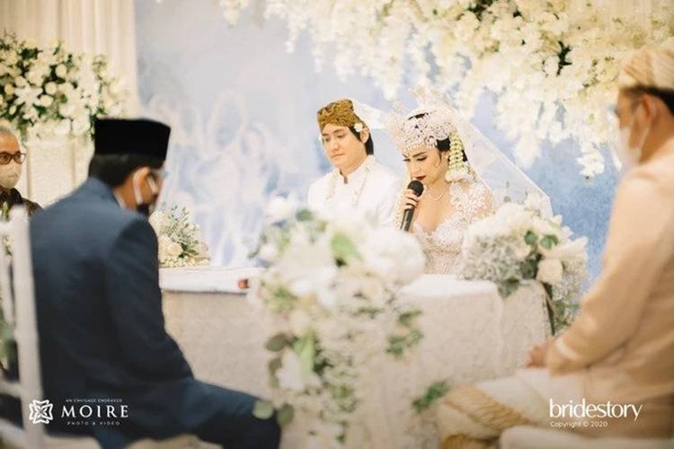 Didoakan Presiden, 11 Momen Pernikahan Kevin Aprilio dan ...
