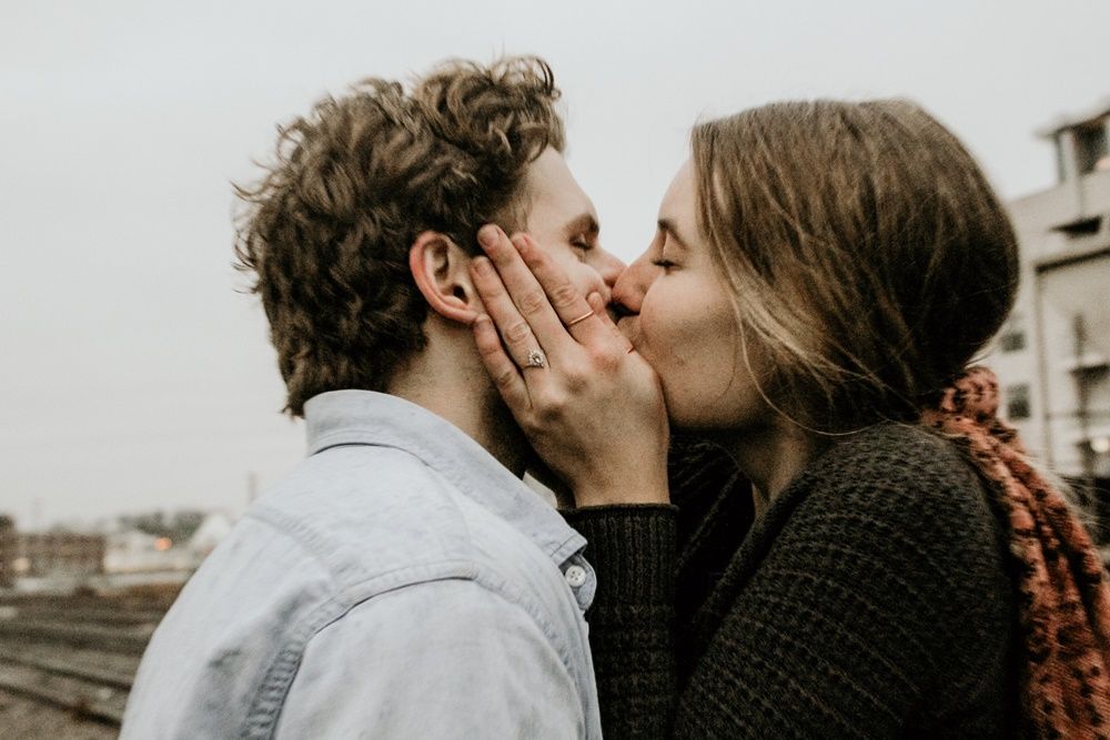 15 Jenis Ciuman dan Artinya, Mana yang Paling Kamu Suka?