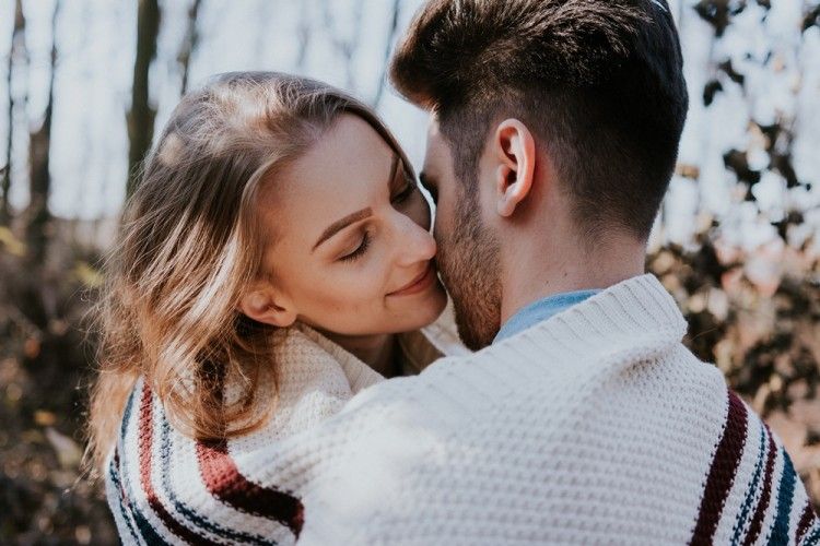 15 Jenis Ciuman dan Artinya, Mana yang Paling Kamu Suka?