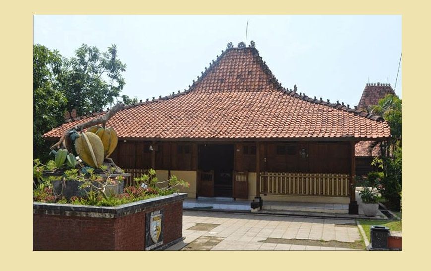 5 Rumah Adat Jawa Timur, Ciri dan Nilai Filosofis Bangunannya