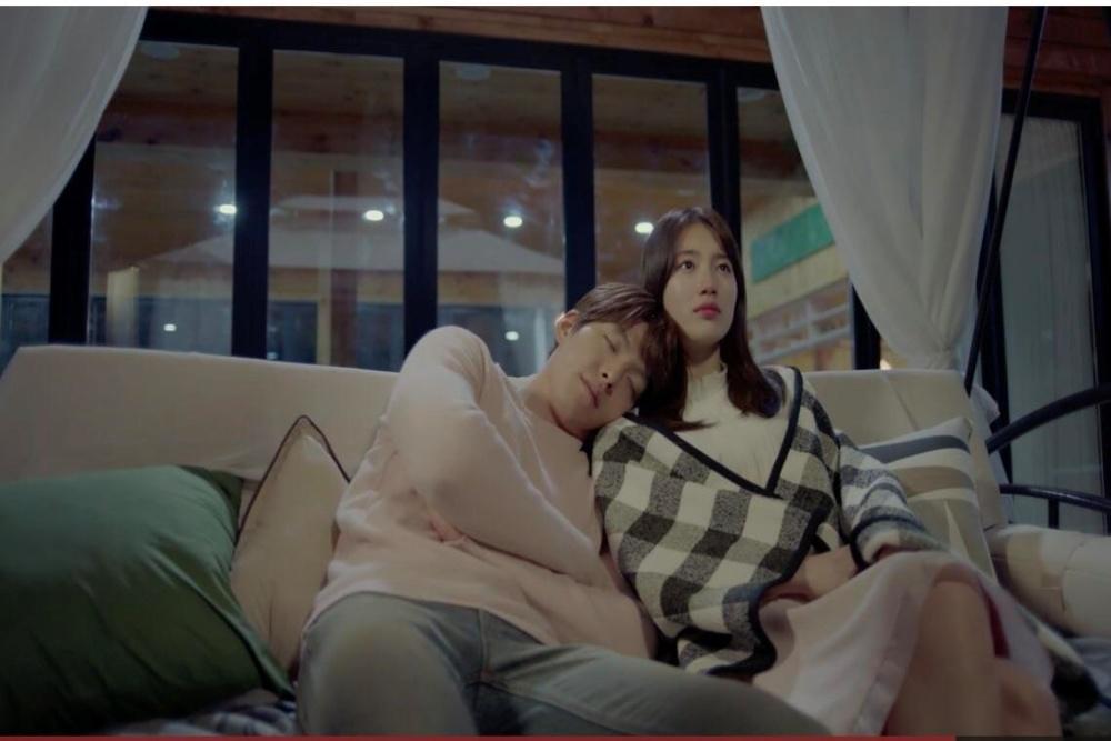 Adu Romantis, Ini 10 Adegan Suzy dengan Nam Joo Hyuk vs Kim Woo Bin