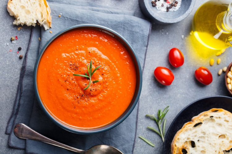 5 Langkah Mudah Membuat Sup Tomat yang Ampuh Jaga Imun Selama Pandemi