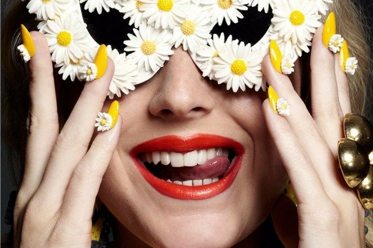 Begini 13 Cara Memutihkan Gigi Kuning Secara Alami