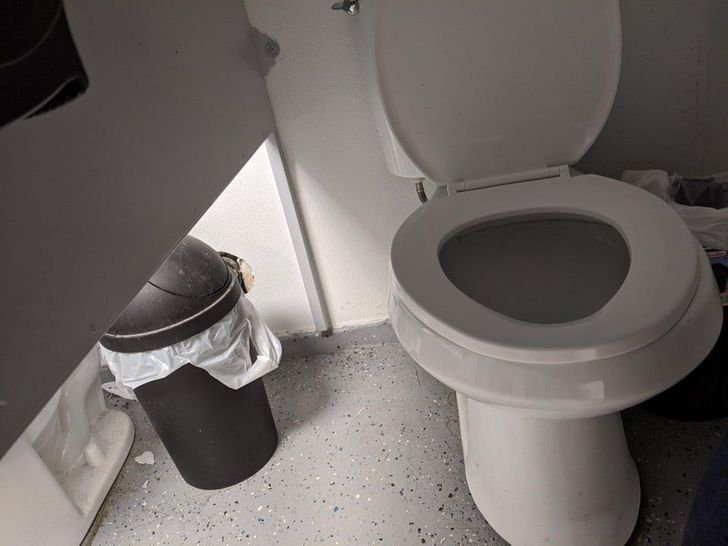 Desain Toilet Zonk ini Bikin Geleng-geleng Kepala