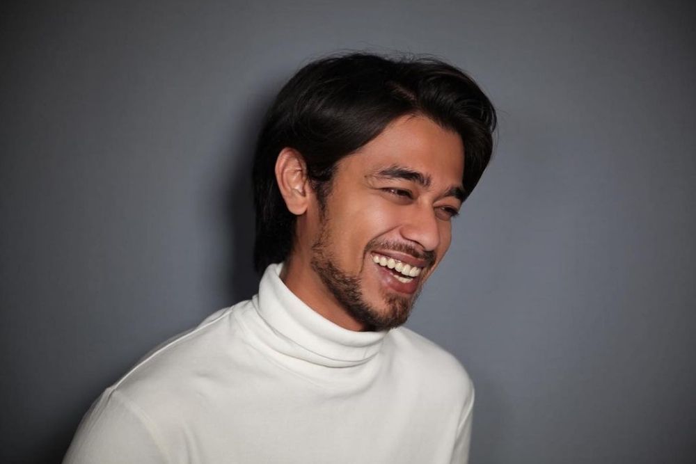 9 Potret Aktor Indonesia  dengan Brewok  Bikin Kepincut 