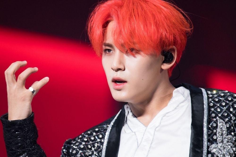 9 Idol Kpop yang Paling Memukau dengan Rambut Merah, Bikin Membara! 