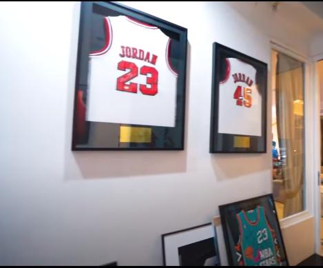 Potret Rumah Gading Marten yang Bergaya Vintage Minimalis