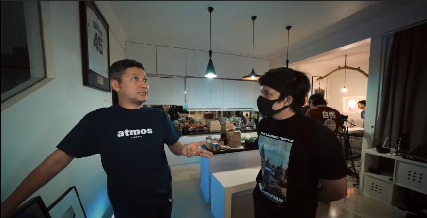 Potret Rumah Gading Marten yang Bergaya Vintage Minimalis