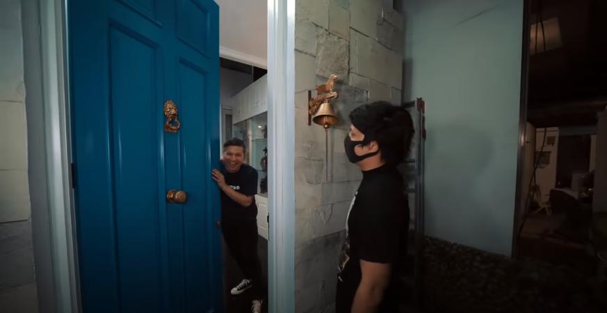 Potret Rumah Gading Marten yang Bergaya Vintage Minimalis