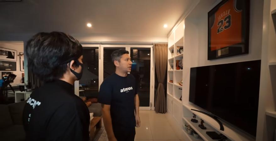 Potret Rumah Gading Marten yang Bergaya Vintage Minimalis