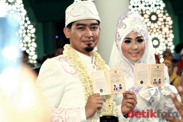 Mudah Diingat, 10 Pasangan Artis Ini Menikah di Tanggal Cantik