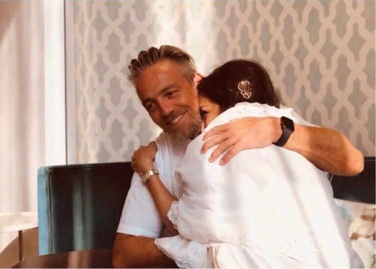 Dinikahi Aktor Hollywood, Begini 10 Potret Manis Keluarga Rahma Azhari