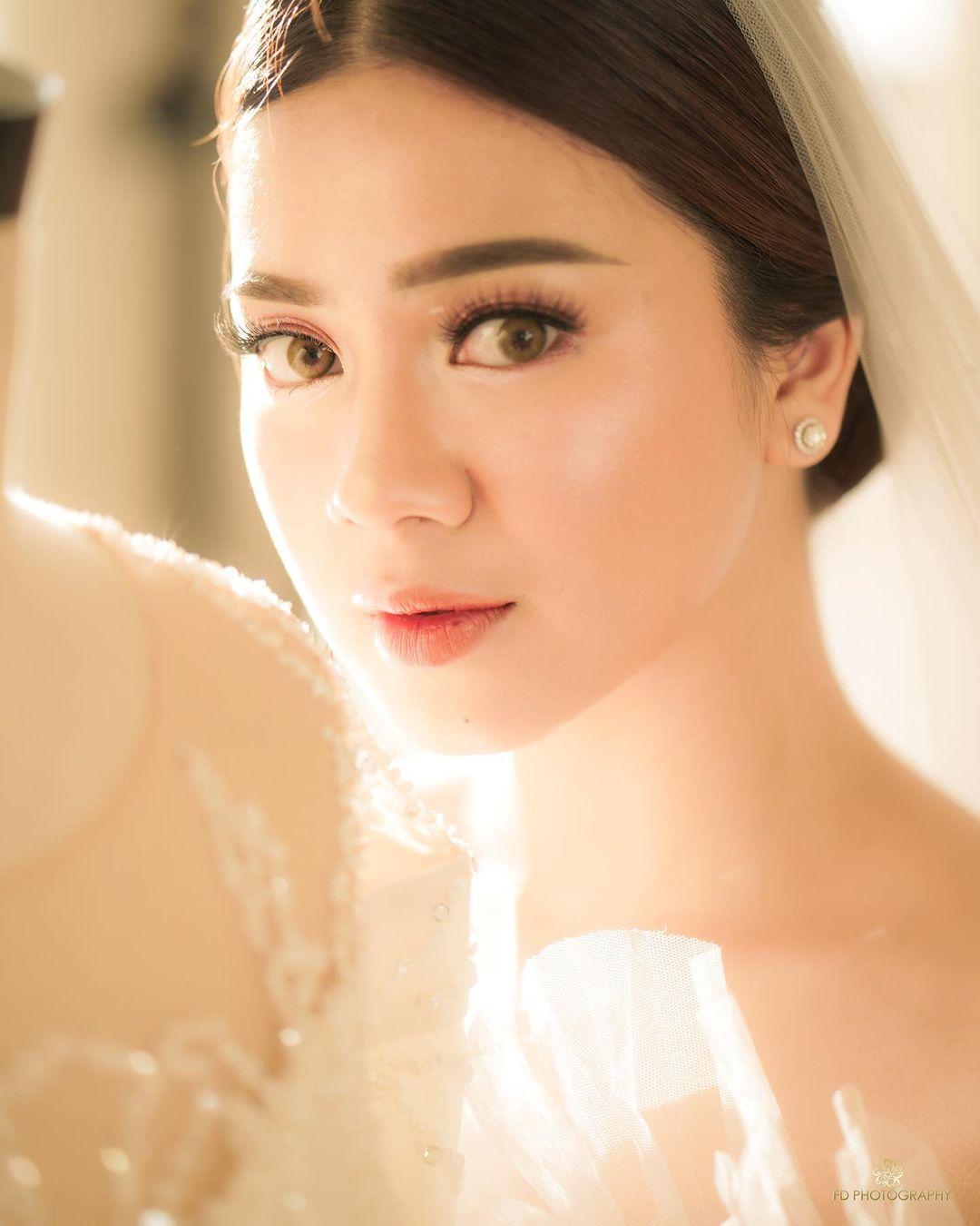 Tampil Bak Ratu, Intip Riasan Felicya Angelista ketika Menikah