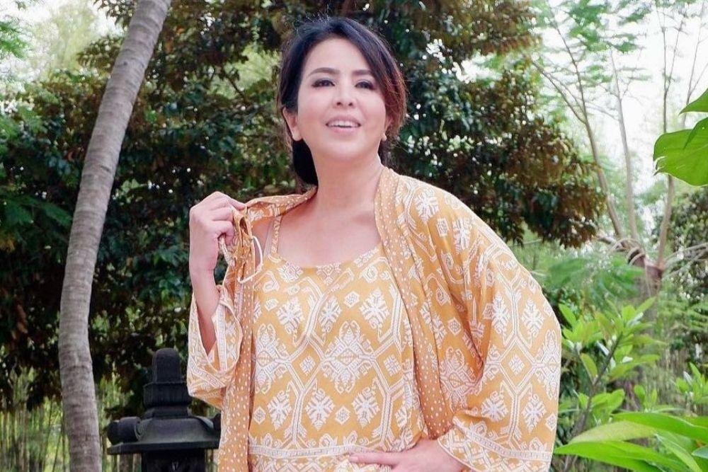 Potret Ibu Mertua Arya Saloka dan Seleb Lainnya yang Curi Perhatian