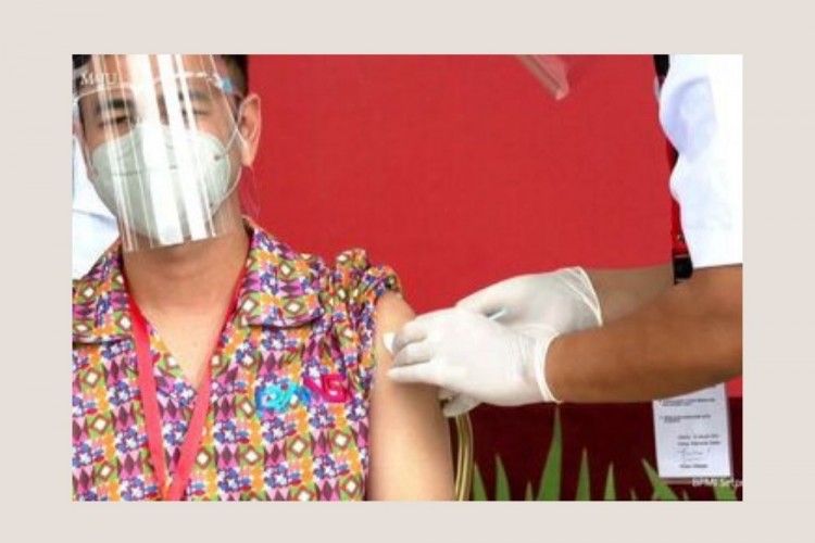 Komentar Pedas Warganet Saat Raffi Ahmad Keluyuran Setelah Vaksin