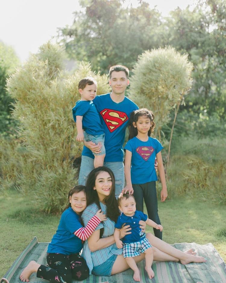 Diterpa Isu Cerai, 9 Potret Mesra Celine Evangelista & Stefan William