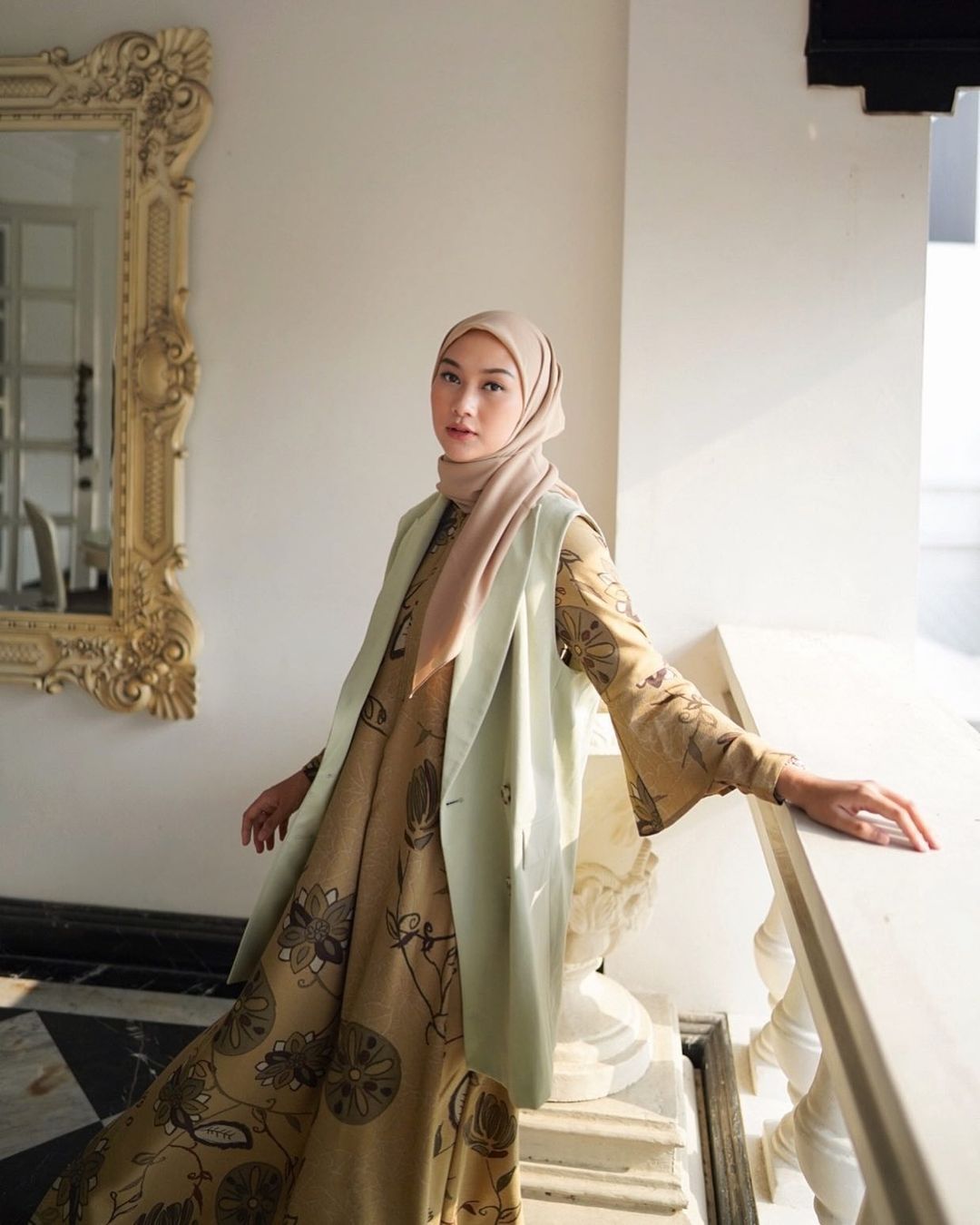 Tips Padu-padan Gaya Vintage untuk Perempuan Hijab