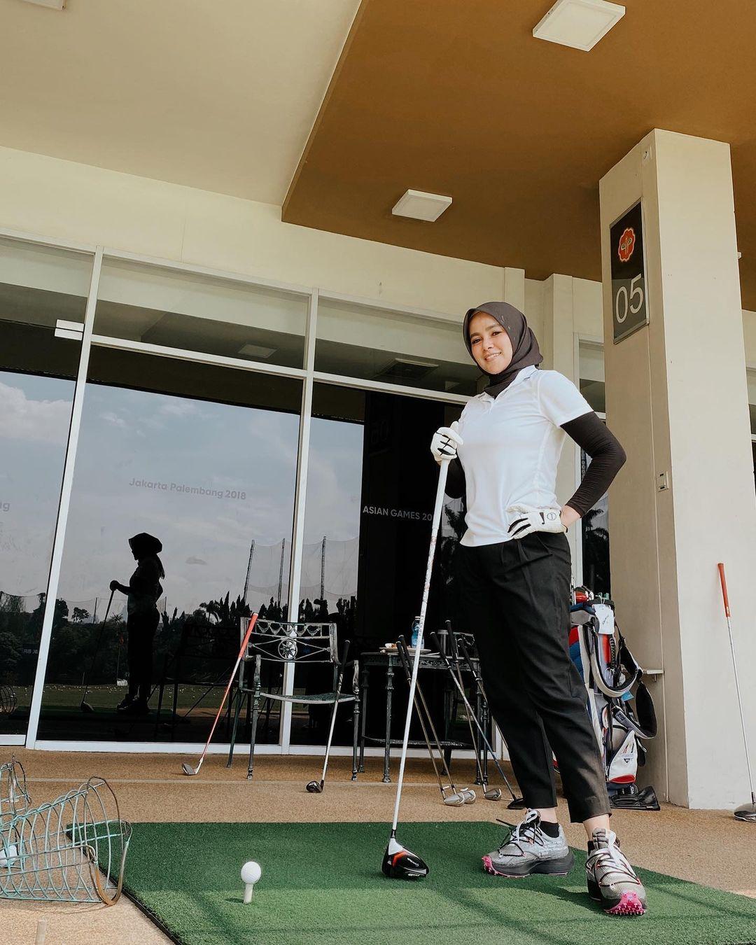 Deretan Potret Seleb Bermain Golf, Mewah dan Berkelas! 