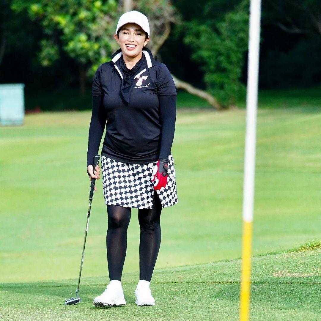 Deretan Potret Seleb Bermain Golf, Mewah dan Berkelas! 