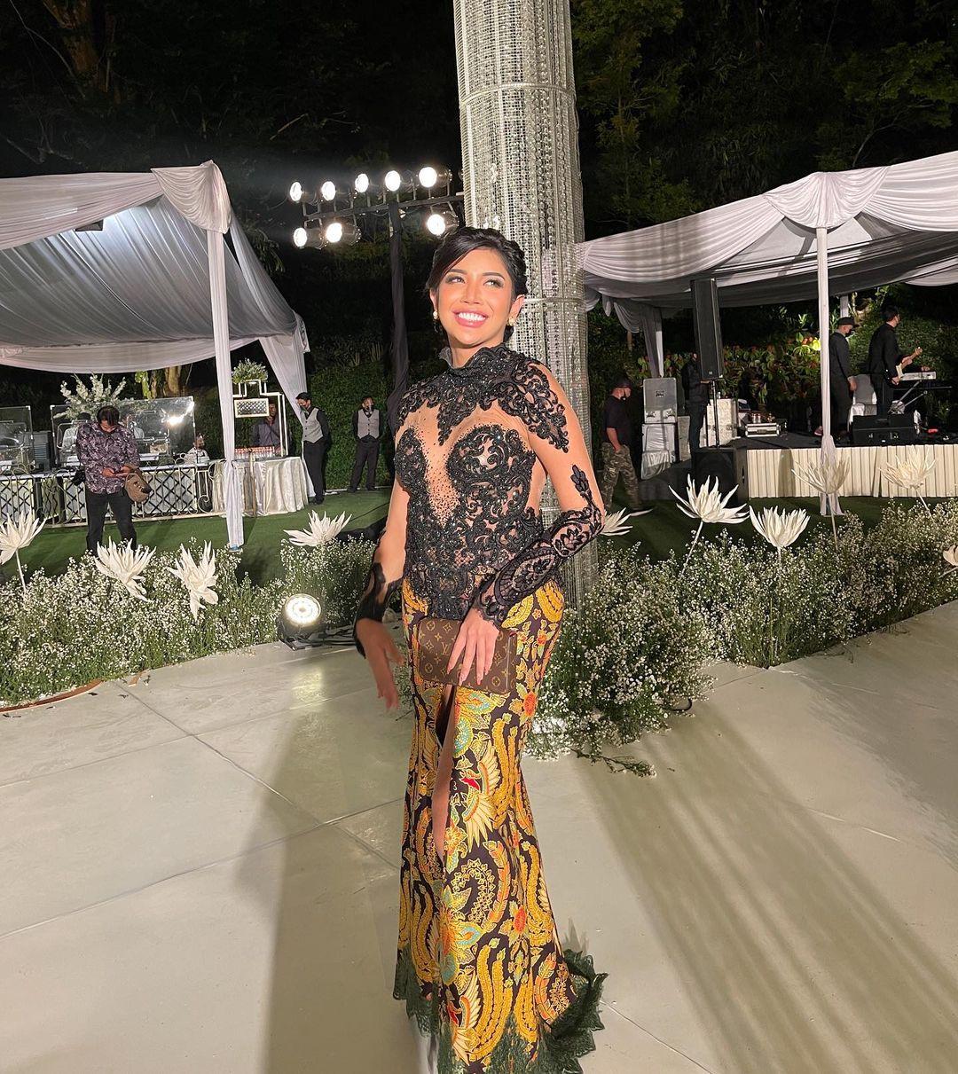 Gaya Millen Cyrus Setelah Rehabilitasi, Pakai Kebaya hingga Baju Seksi