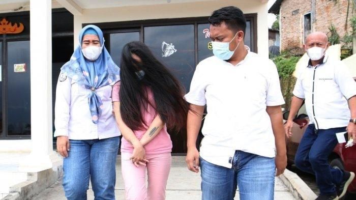 Fakta Caca Mantan Istri Andika Kangen Band Ditangkap Polisi 